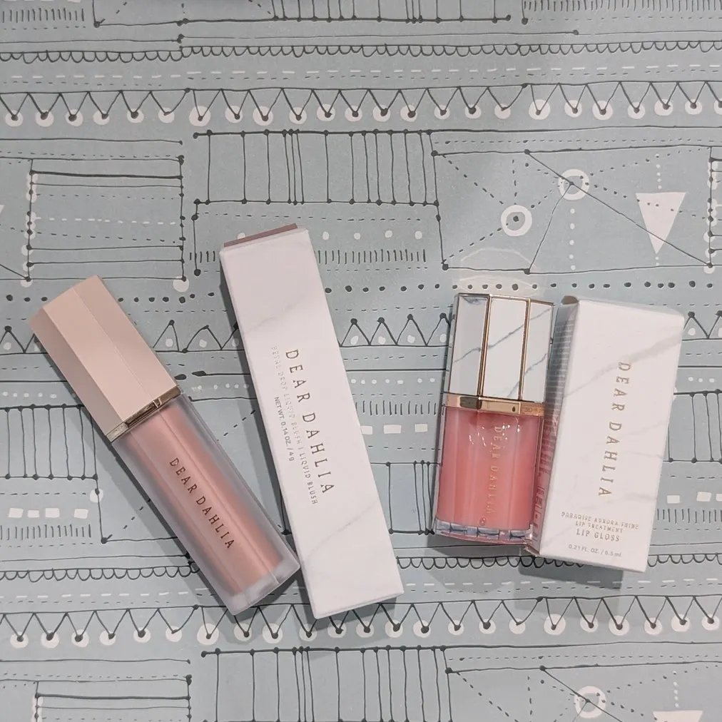 パラダイスオーロラシャインリップトリートメント モーニングデュー/DEAR DAHLIA/リップグロスを使ったクチコミ（1枚目）