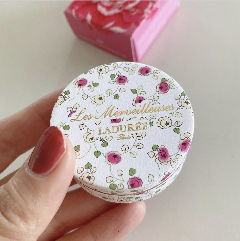 シマリング パウダー ブラッシュ 101 Fleur épanouie(フルール・エパヌイ)/レ・メルヴェイユーズ ラデュレ/パウダーチークを使ったクチコミ（3枚目）