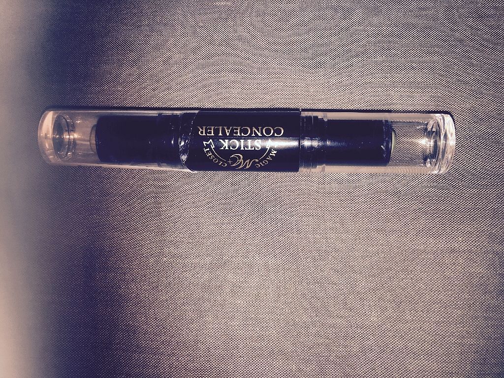 3COINS MC スティックコンシーラーのクチコミ「グリーンと乳白色（こまかーいラメ入り）のコントロールカラーコンシーラーとコンシーラーのセットで.....」（1枚目）