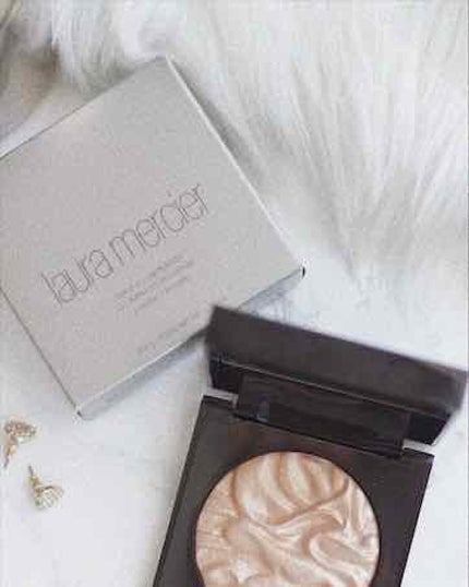 フェイスイルミネーター/ローラ メルシエ/パウダーハイライトを使ったクチコミ(1枚目)