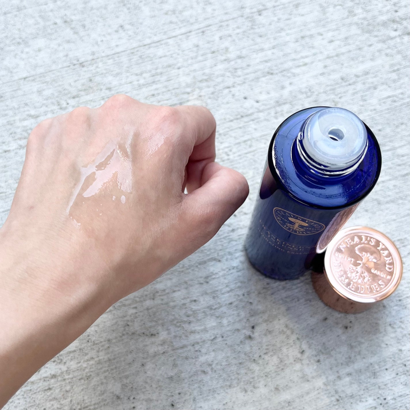 フランキンセンス インテンス ハイドレイティングエッセンス/ニールズヤード レメディーズ/化粧水を使ったクチコミ(4枚目)