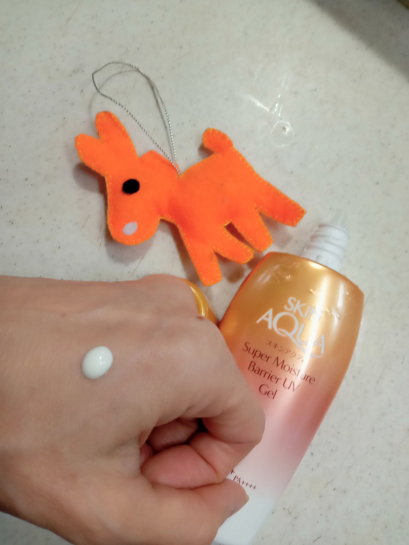 スキンアクア スーパーモイスチャー バリアUVジェル/スキンアクア/日焼け止めジェルを使ったクチコミ(2枚目)