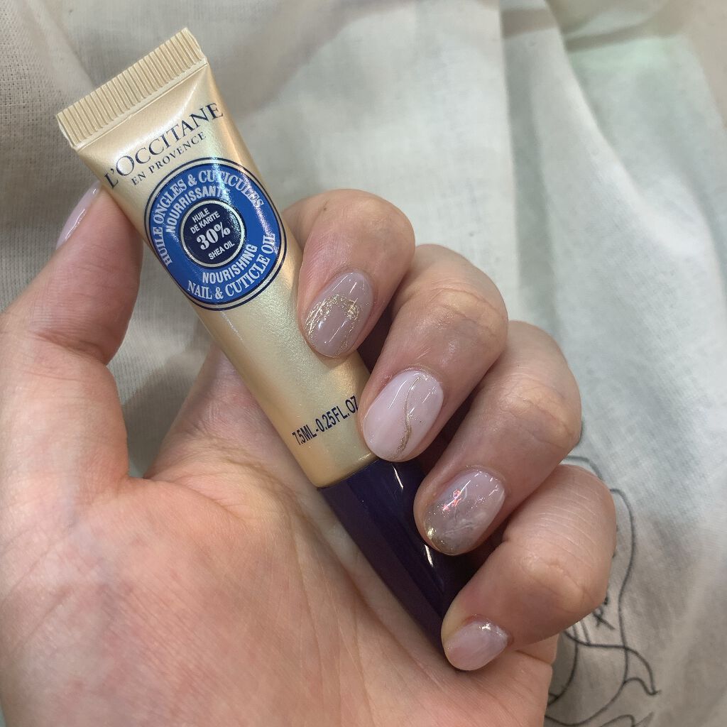 ネイルオイル💅

L'OCCITANE　シア ネイルオイル

2500円くらい…


お値段は高いですがめちゃくちゃいい匂い🥰✨

甘皮ケアを頑張っていきたいです✨

みなさんはどんなケアをしていますか？

教えて下さい♪