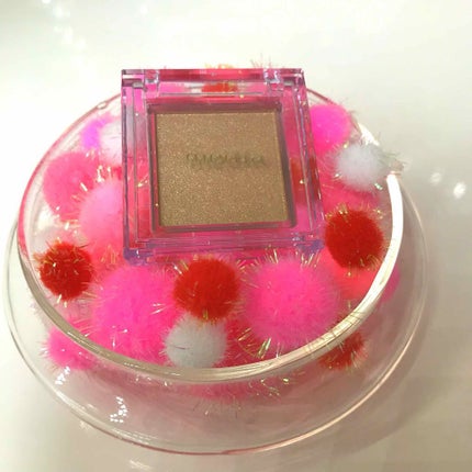 ブライトアップアイシャドウ/media/単色アイシャドウを使ったクチコミ(1枚目)