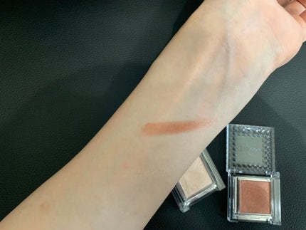 シングルカラーアイシャドウ/CEZANNE/単色アイシャドウを使ったクチコミ(2枚目)