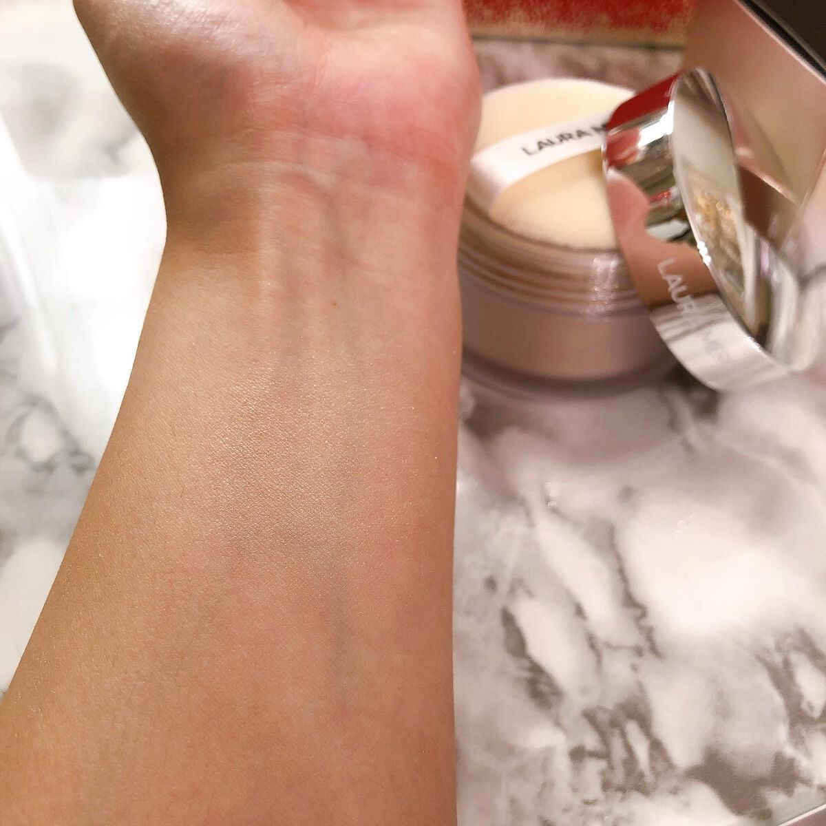 トランスルーセント ルース セッティング パウダー ライトキャッチャー/ローラ メルシエ/ルースパウダーを使ったクチコミ(2枚目)