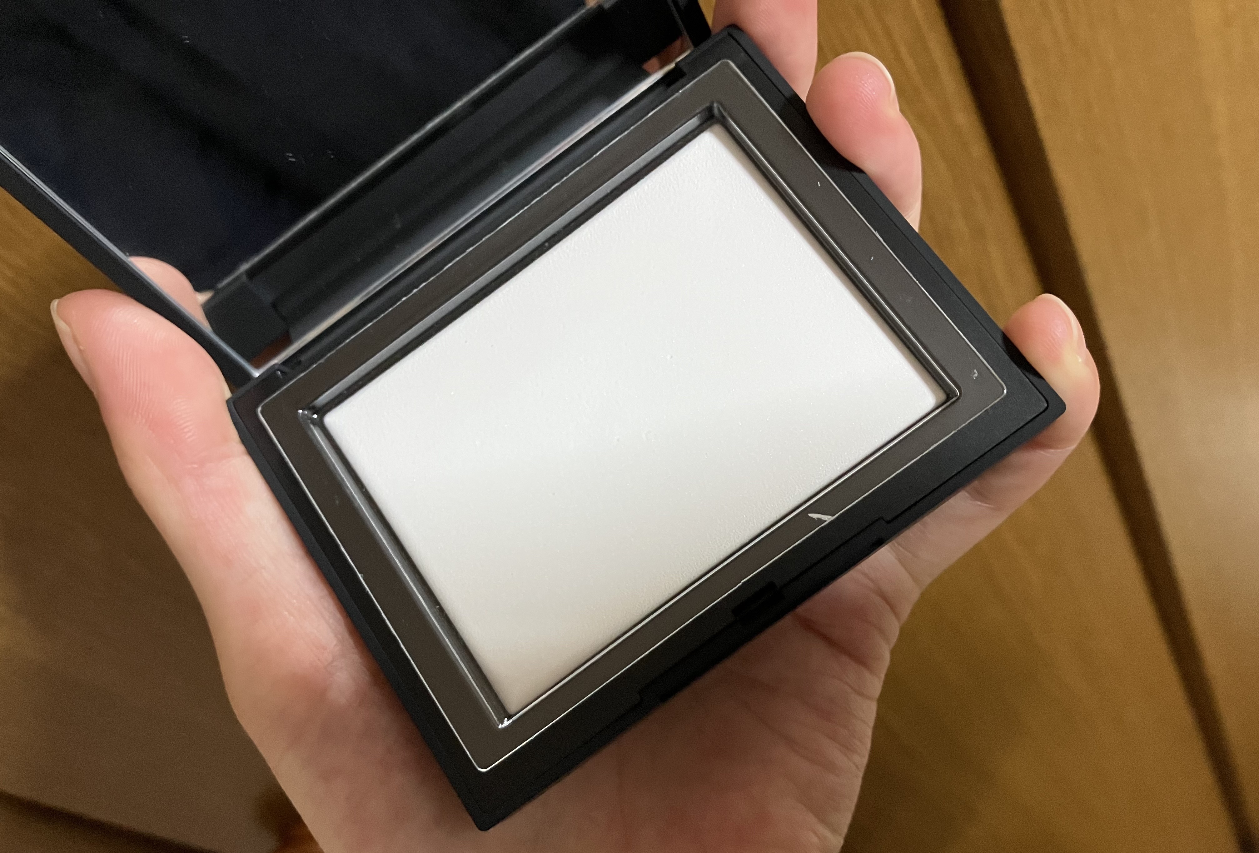 ライトリフレクティングセッティングパウダー　プレスト　N/NARS/プレストパウダーを使ったクチコミ（2枚目）