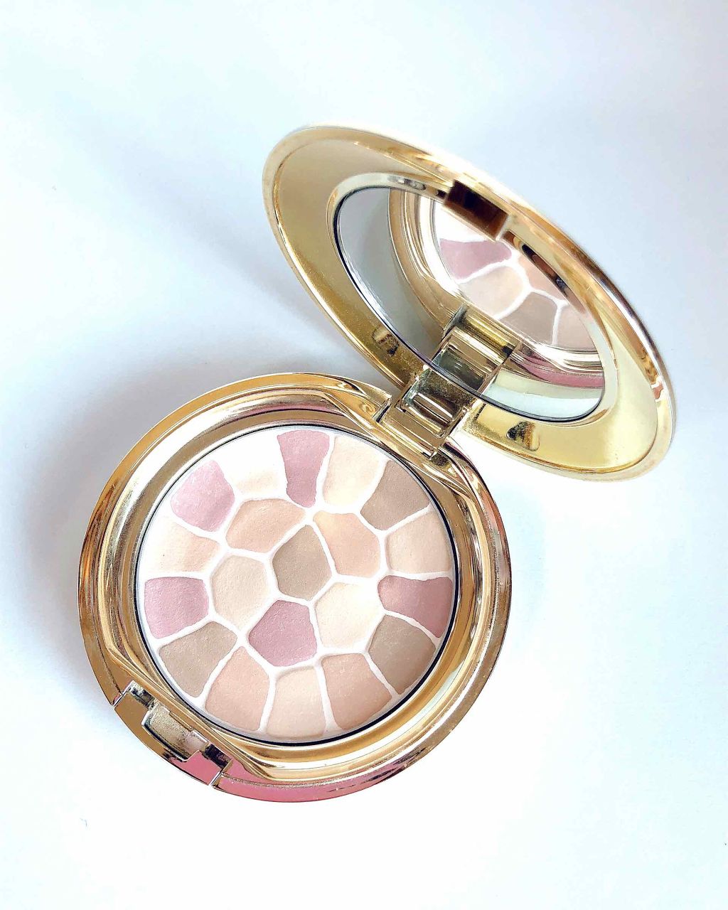 ラ プードル オートニュアンス/Elégance/プレストパウダーを使ったクチコミ（1枚目）