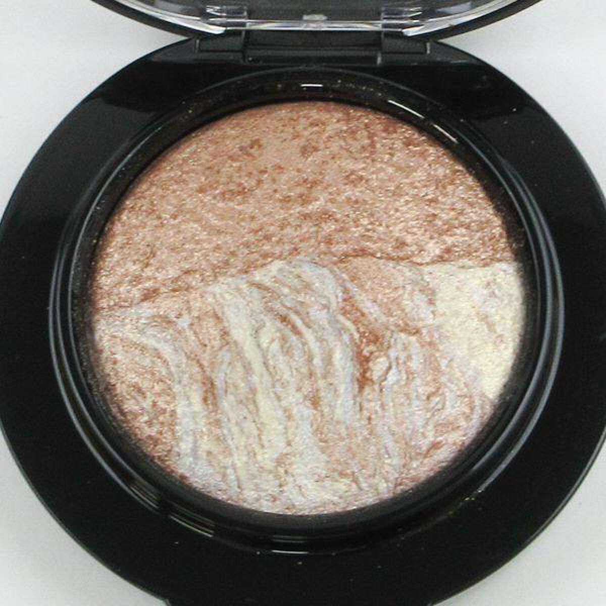 ミネラライズ アイシャドウ ラブコネクション