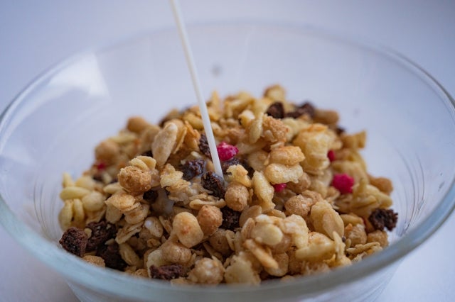 器に入ったグラノーラ