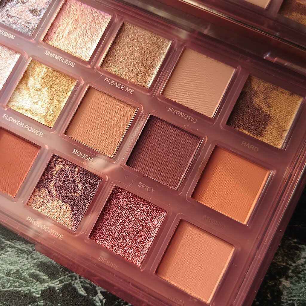 NAUGHTY NUDE/Huda Beauty/アイシャドウパレットを使ったクチコミ(4枚目)