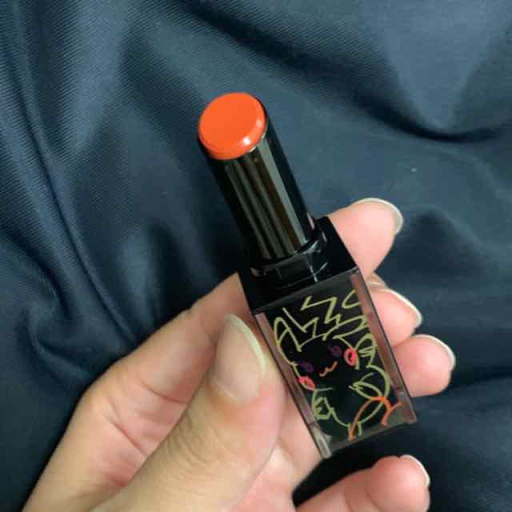 ルージュ アンリミテッド アンプリファイド＜2019年クリスマスコフレ限定＞/shu uemura/口紅を使ったクチコミ（2枚目）