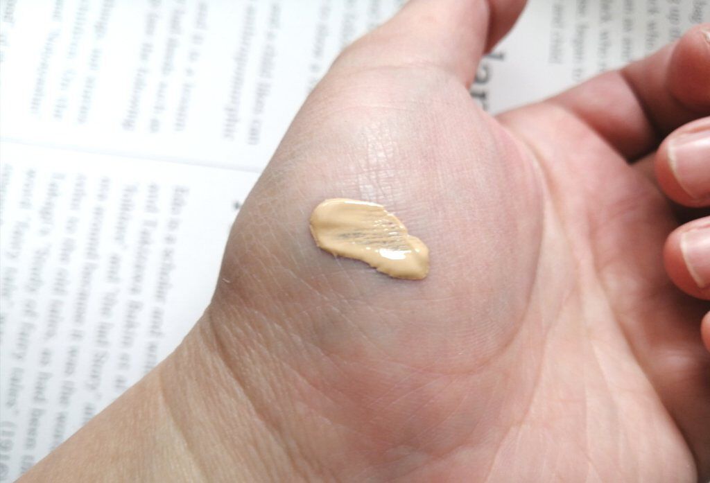 インテンシブ スキン セラム ファンデーション SPF40（PA++++） N-032 サンド(限定)/BOBBI BROWN/リキッドファンデーションを使ったクチコミ（2枚目）