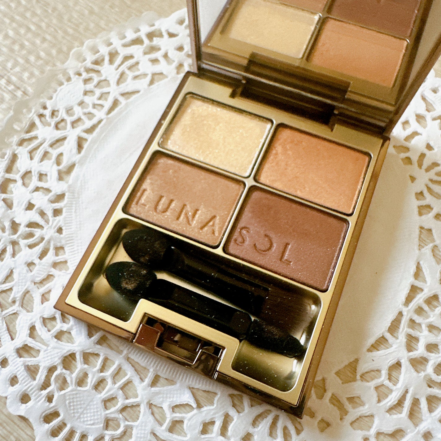 スキンモデリングアイズ/LUNASOL/アイシャドウパレットを使ったクチコミ(4枚目)