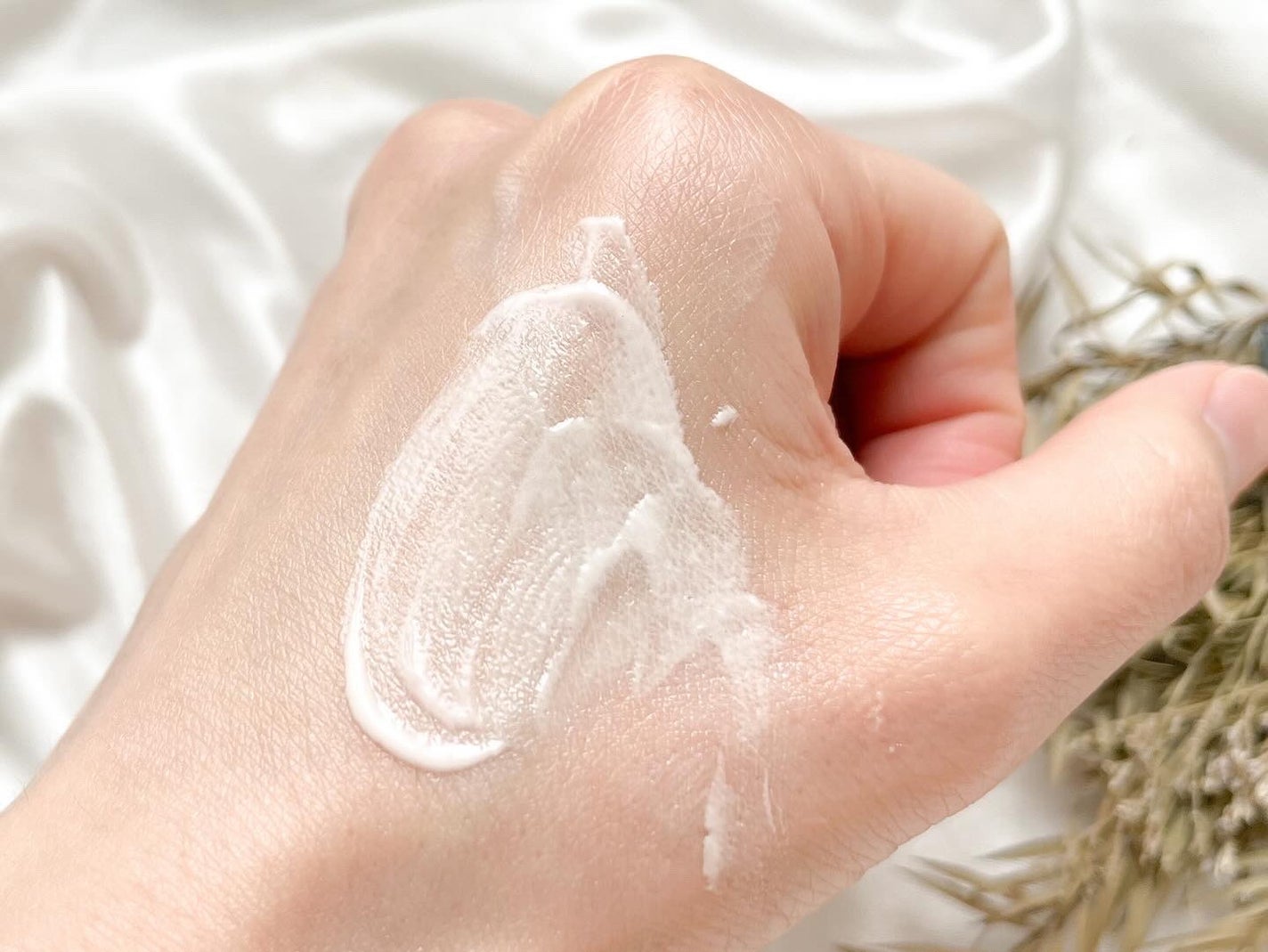 ニベアUV ディープ プロテクト&ケア トーンアップ エッセンス/ニベア/日焼け止めローションを使ったクチコミ(3枚目)