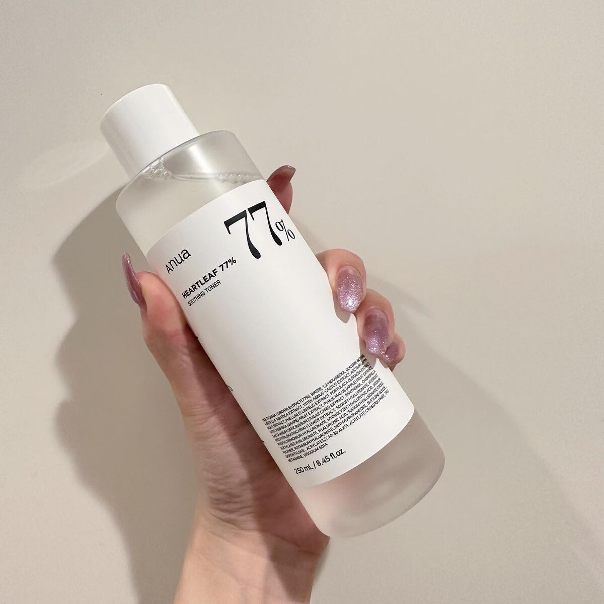 ドクダミ成分77%のローション🧴
PH5.5-6の弱酸性で肌のPHバランスを整えてくれる
軽いとろみのあるテクスチャーではあるけど、仕上がりさっぱり❤︎

肌が弱い方や敏感肌の方にもおすすめのようですが、正直レポで私は1-2回つけたときに