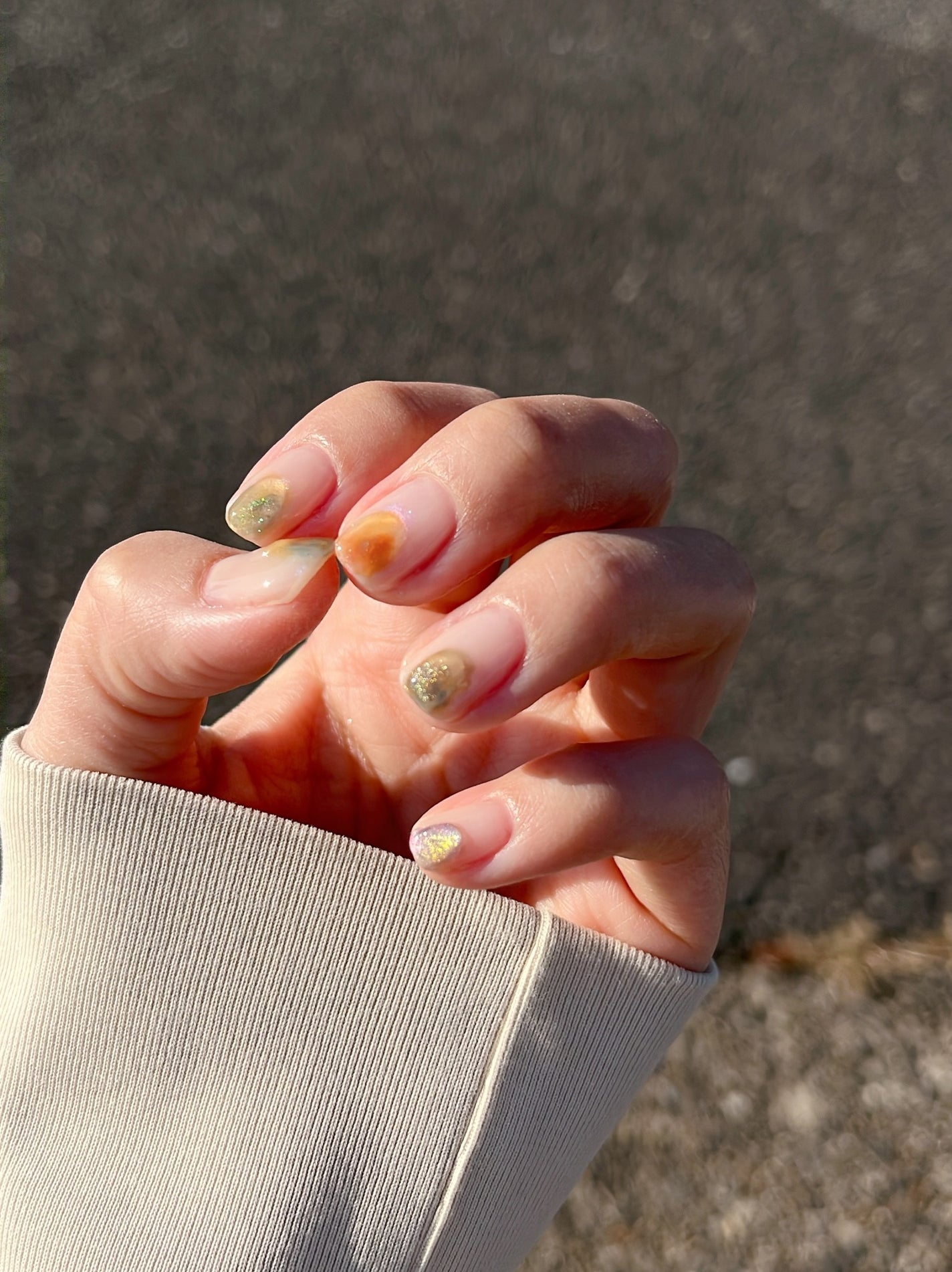 あめ🍬イエベのそばかすママ on LIPS 「9月から始めたセルフジェルネイル💅🏻
今までやったデザインまと..」(3枚目)