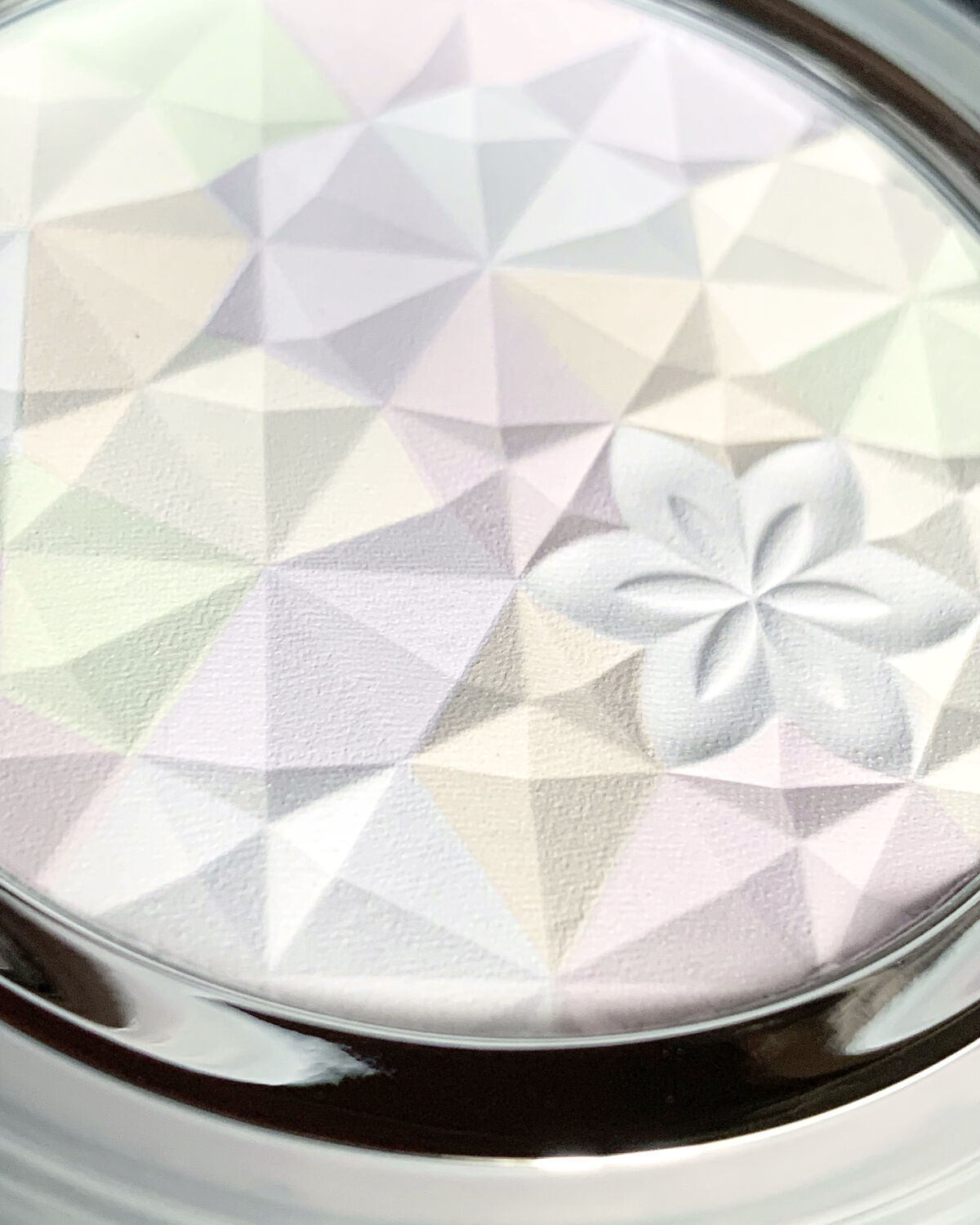 ＡＱ　オーラ リフレクター/DECORTÉ/プレストパウダーを使ったクチコミ（3枚目）