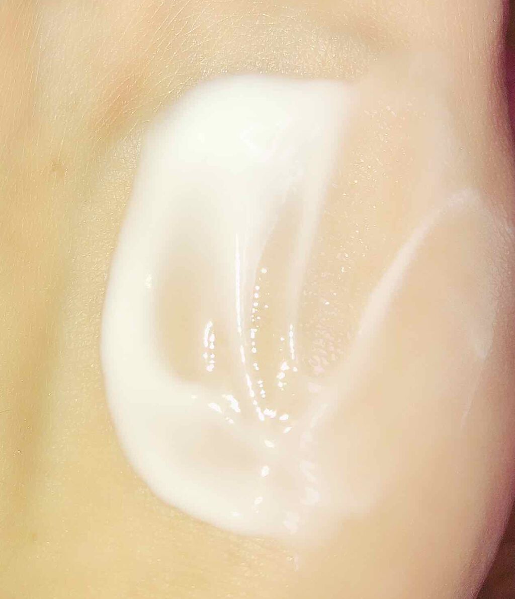 RisA on LIPS 「こちらは40代からのエイジングサインに潤いとハリケアで若々しい..」(4枚目)