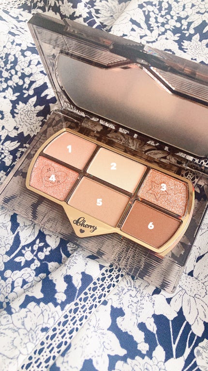 レトロマグネティック アイシャドウパレット/FlowerKnows/アイシャドウパレットを使ったクチコミ(2枚目)