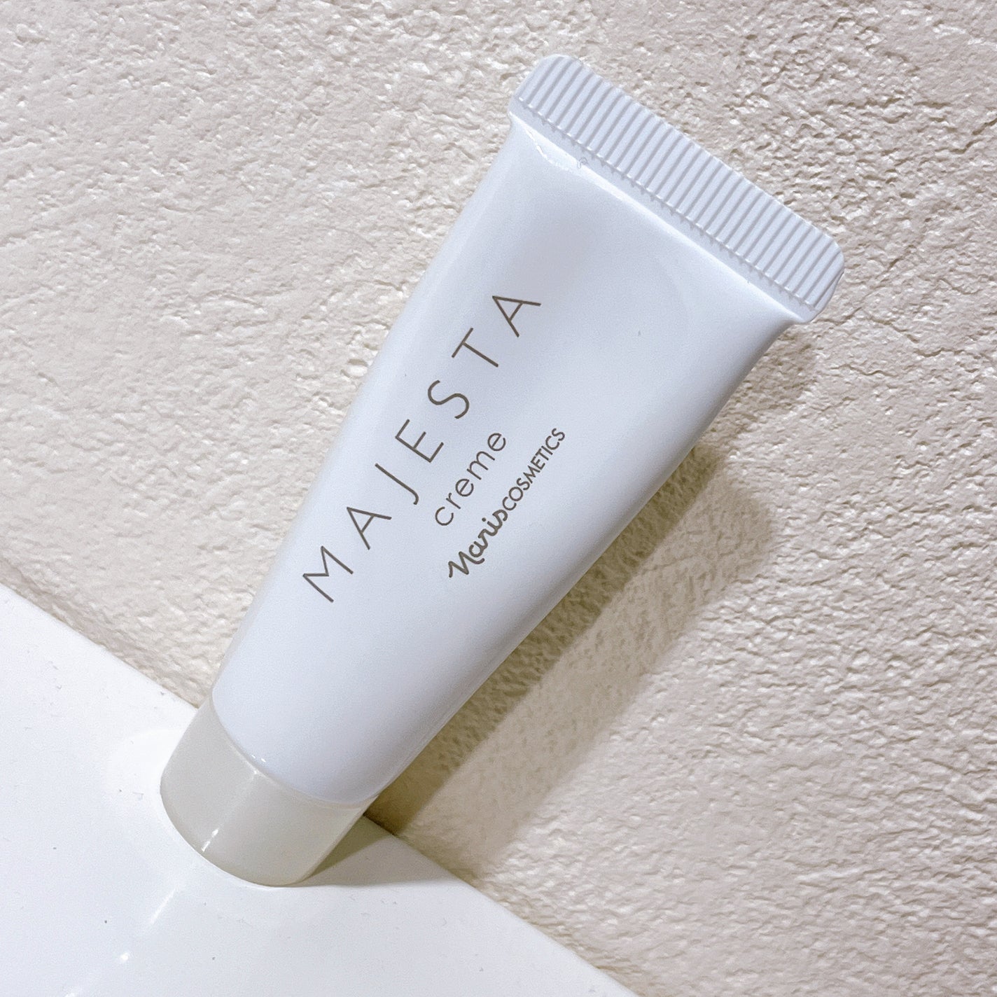 試してみた】マジェスタ クリーム ナリス化粧品の効果・肌質別の 試してみた】マジェスタ クリーム ナリス化粧品の効果・肌質別の