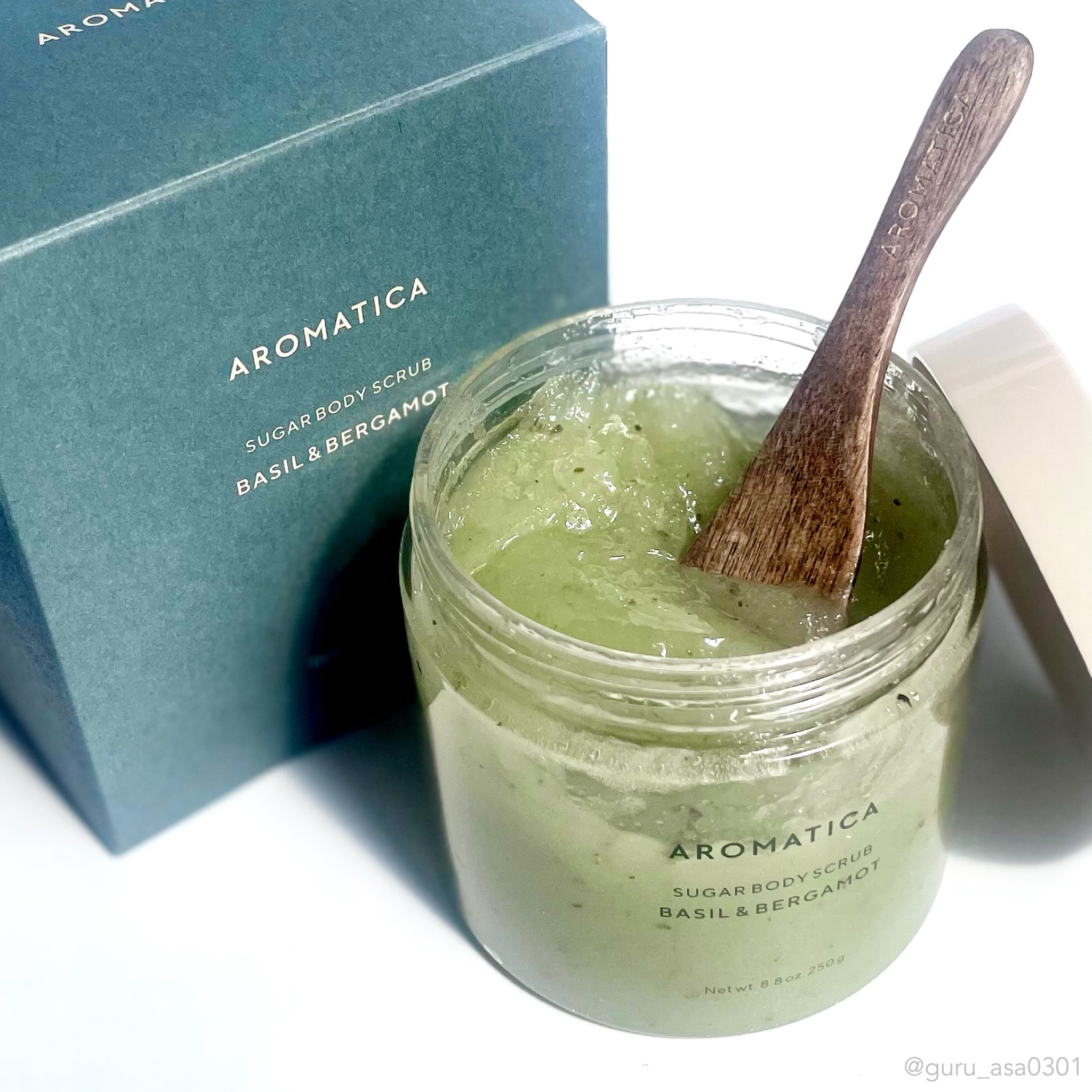 シュガーボディスクラブバジル＆ベルガモット/AROMATICA/ボディスクラブを使ったクチコミ（2枚目）