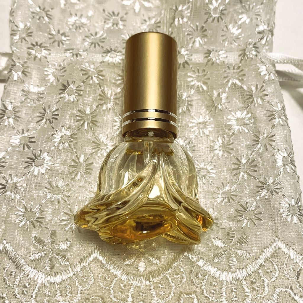 ナオ on LIPS 「セリアのバラボトル🌹小ぶりで持ち運びやすいサイズ感!これすごい..」(4枚目)