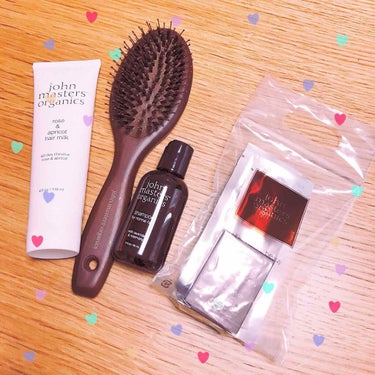 旦那さんからの
ホワイトデープレゼント🎁🌹


ヘアトリートメントはまだ
使ってないんですが
このクシでとかしただけでも
すごい艶が出る😍😆✨


イノシシの毛らしい🙄


これでボロボロの髪ケアしよ😂