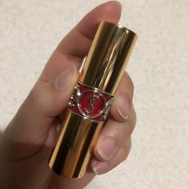 HELLO GUYS!
今から
“YSL ルージュ ヴォリュプテ シャイン No.78”
紹介しちゃいます。


【色味】赤に細かいゴールドのラメ付き

【色もち】つけたままでもキラキラ赤色でティッシュ