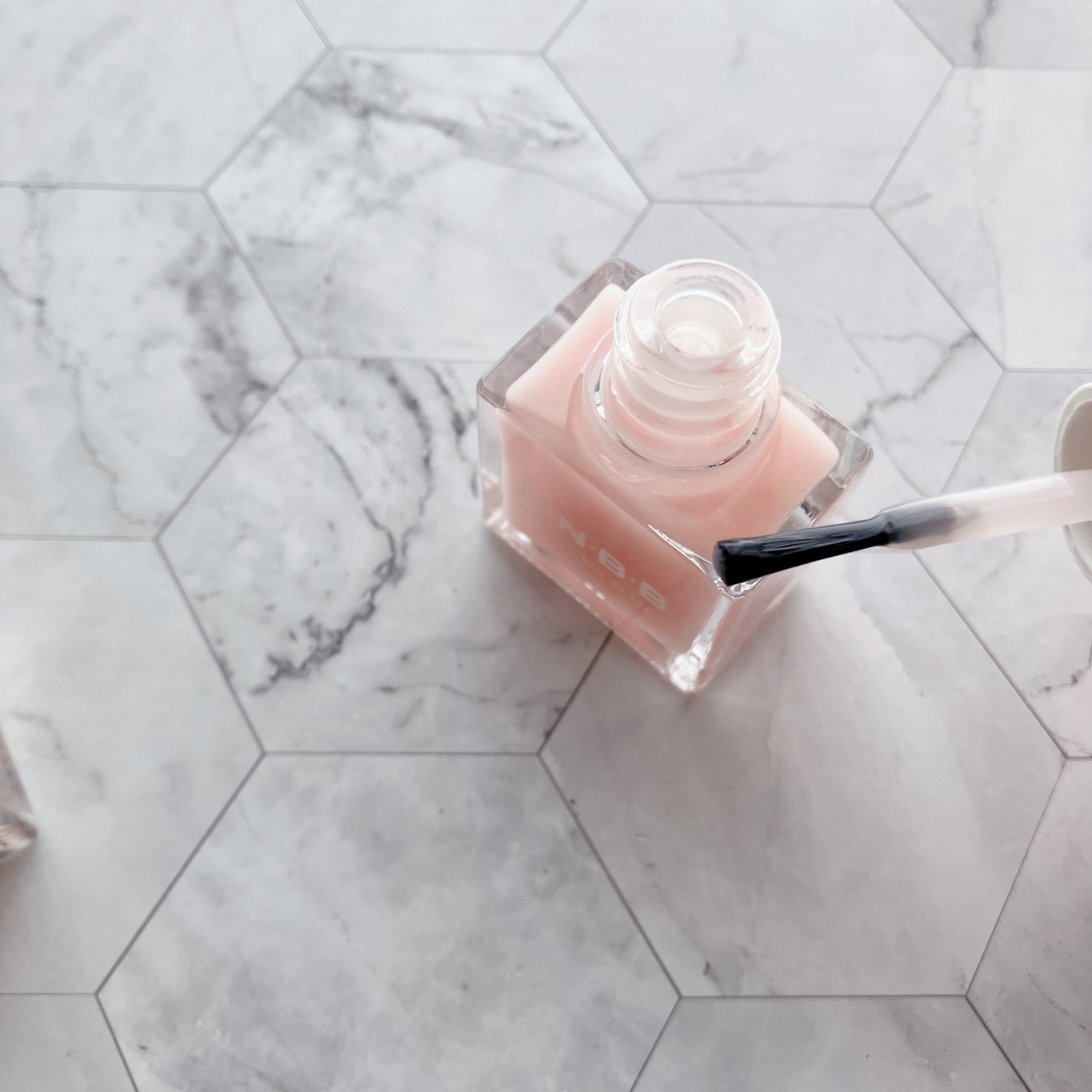 パーフェクトネイルコート/M・N・B・B/オールインワンネイルを使ったクチコミ(2枚目)