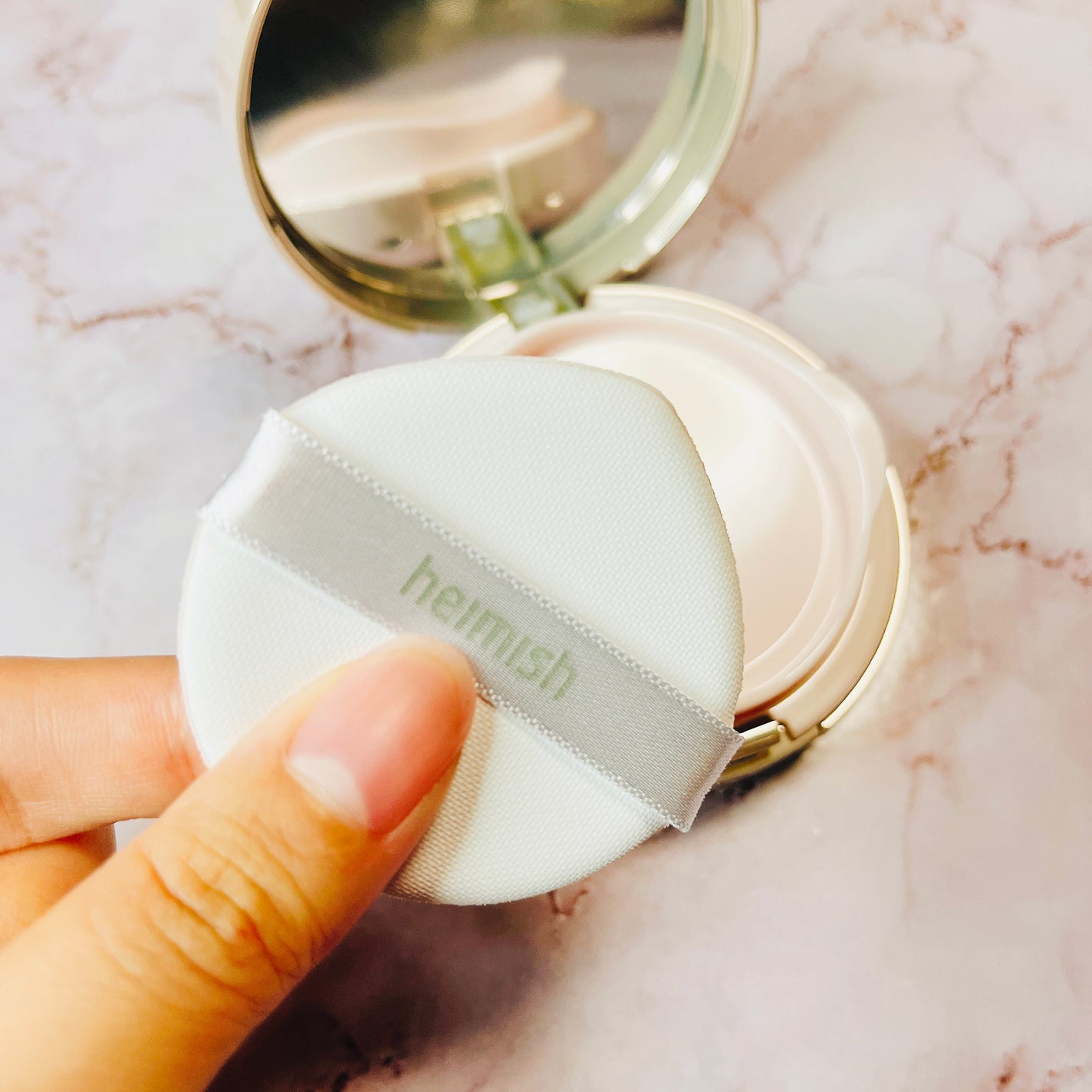 アートレス パーフェクト クッション/heimish/クッションファンデーションを使ったクチコミ(3枚目)