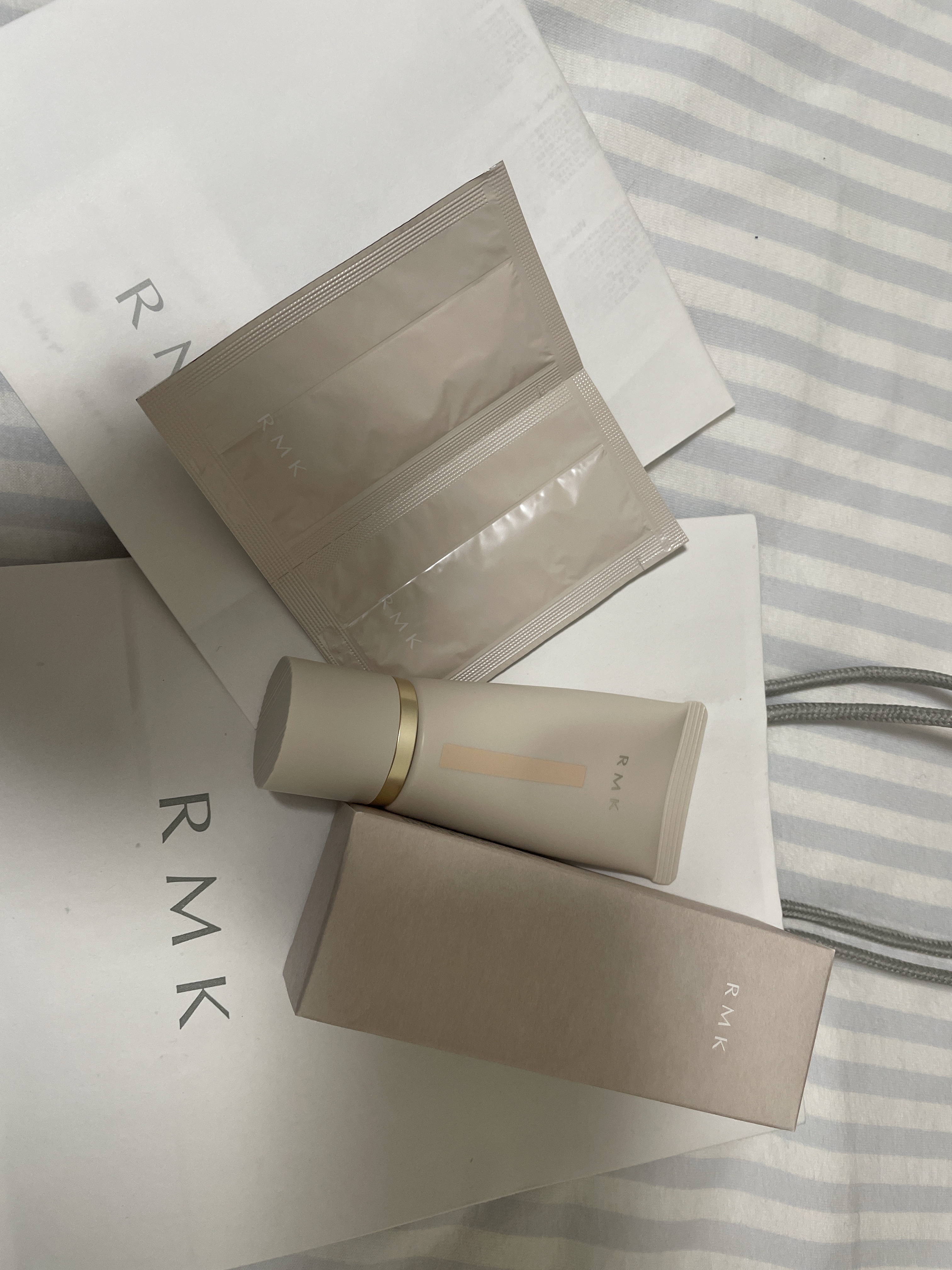 RMK クリームファンデーション アクアティックグロウ 201/RMK/クリーム・エマルジョンファンデーションを使ったクチコミ（1枚目）