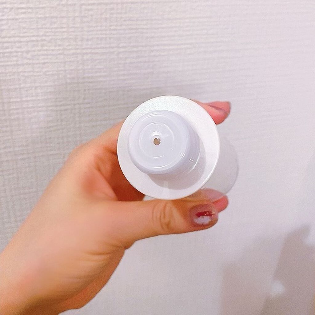 ステファニー  レディアンス ホワイト ローションのクチコミ「インナーケアからボディケア、スキンケア、ヘアケアまで全身の美を手がける銀座ステファニーの化粧水.....」（2枚目）