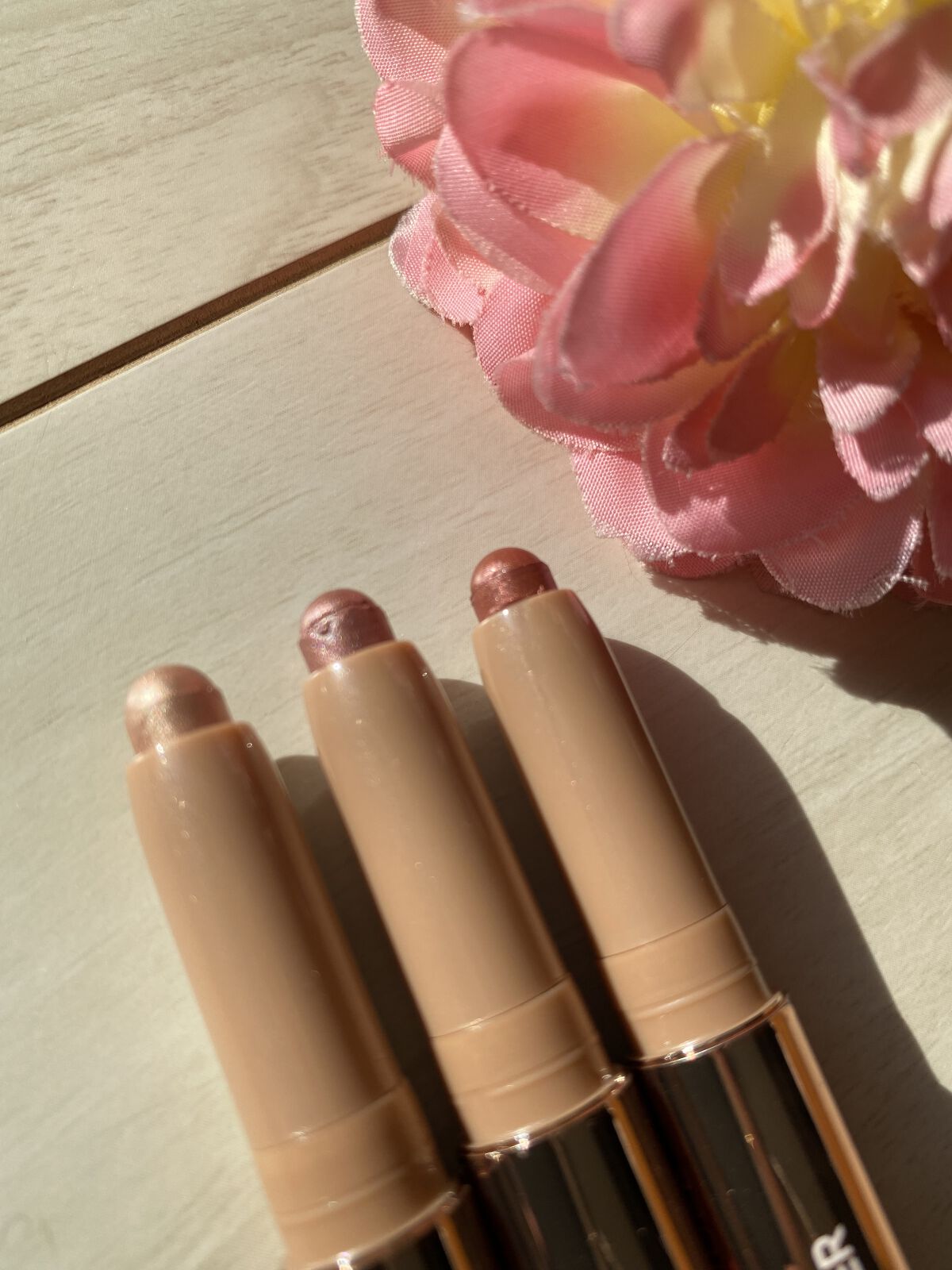 キャビアスティック アイカラー/ローラ メルシエ/スティックアイシャドウを使ったクチコミ（2枚目）