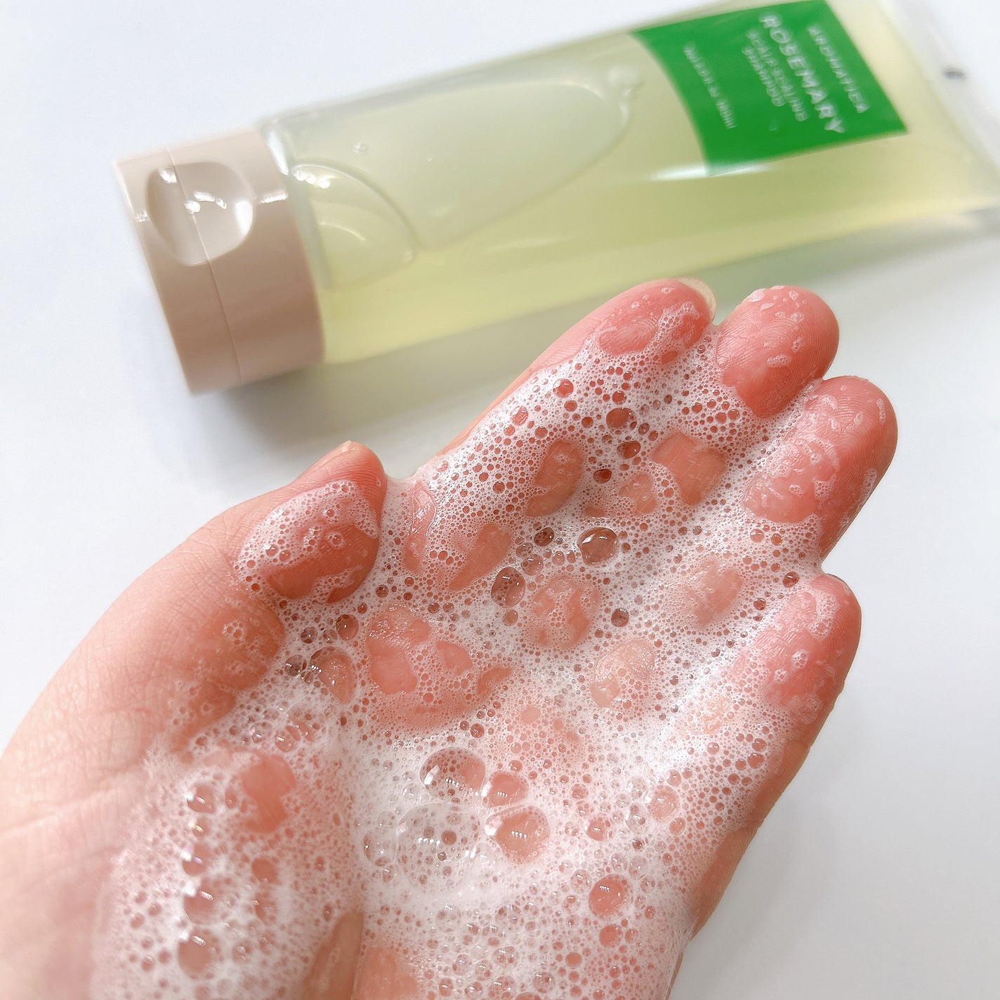 ローズマリー スカルプ スクラブ/AROMATICA/ヘッドスクラブを使ったクチコミ(3枚目)