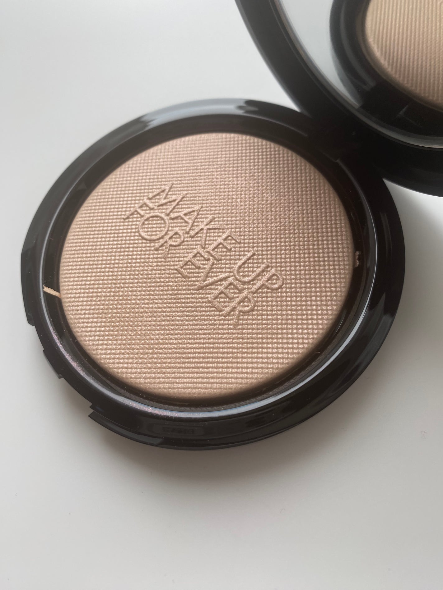 プログロウ/MAKE UP FOR EVER/パウダーハイライトを使ったクチコミ(1枚目)