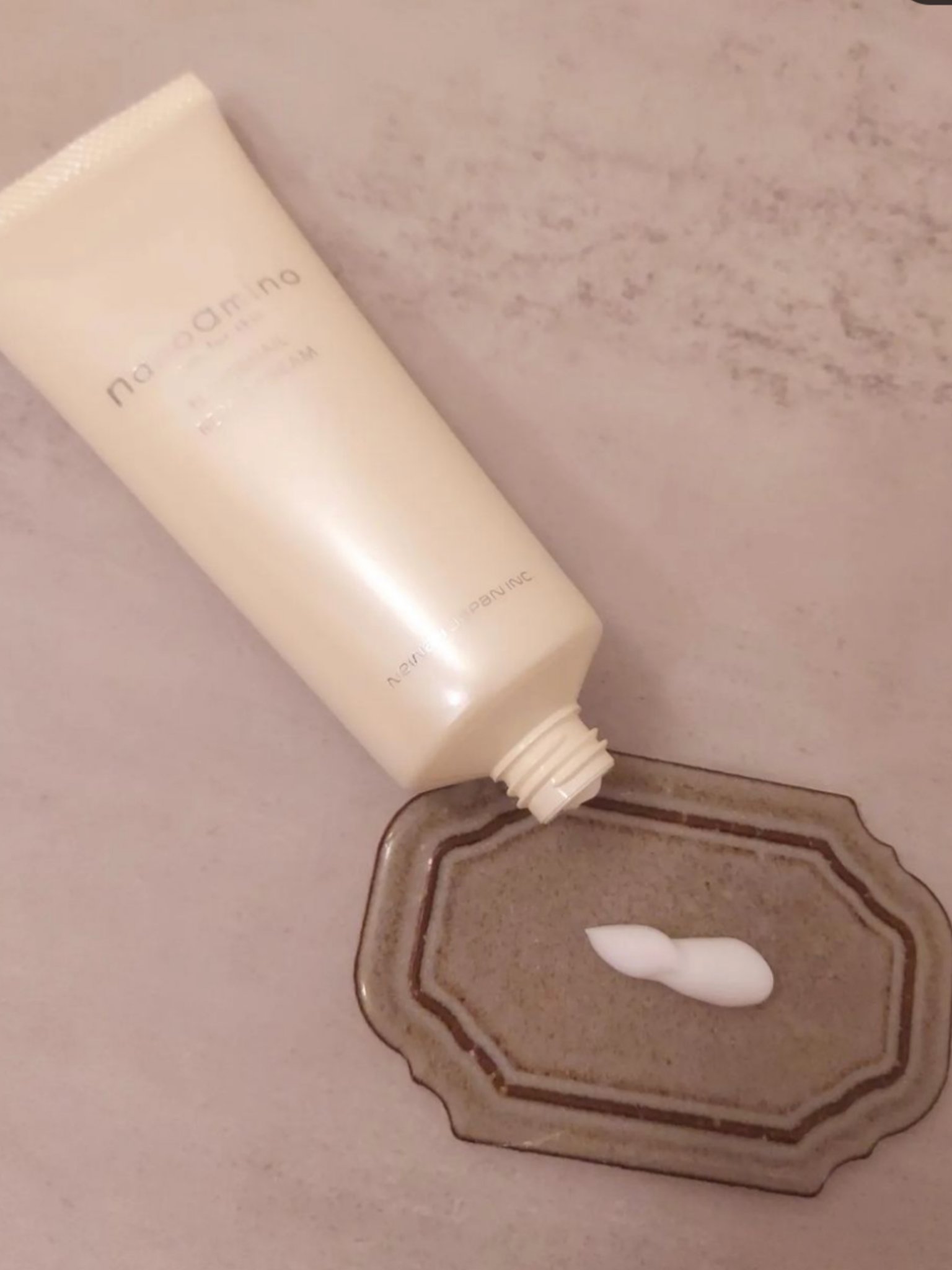 ナノアミノ ハンド＆ネイルリペアクリーム バニラフローラルの香り/ナノアミノ/ハンドクリームを使ったクチコミ（2枚目）