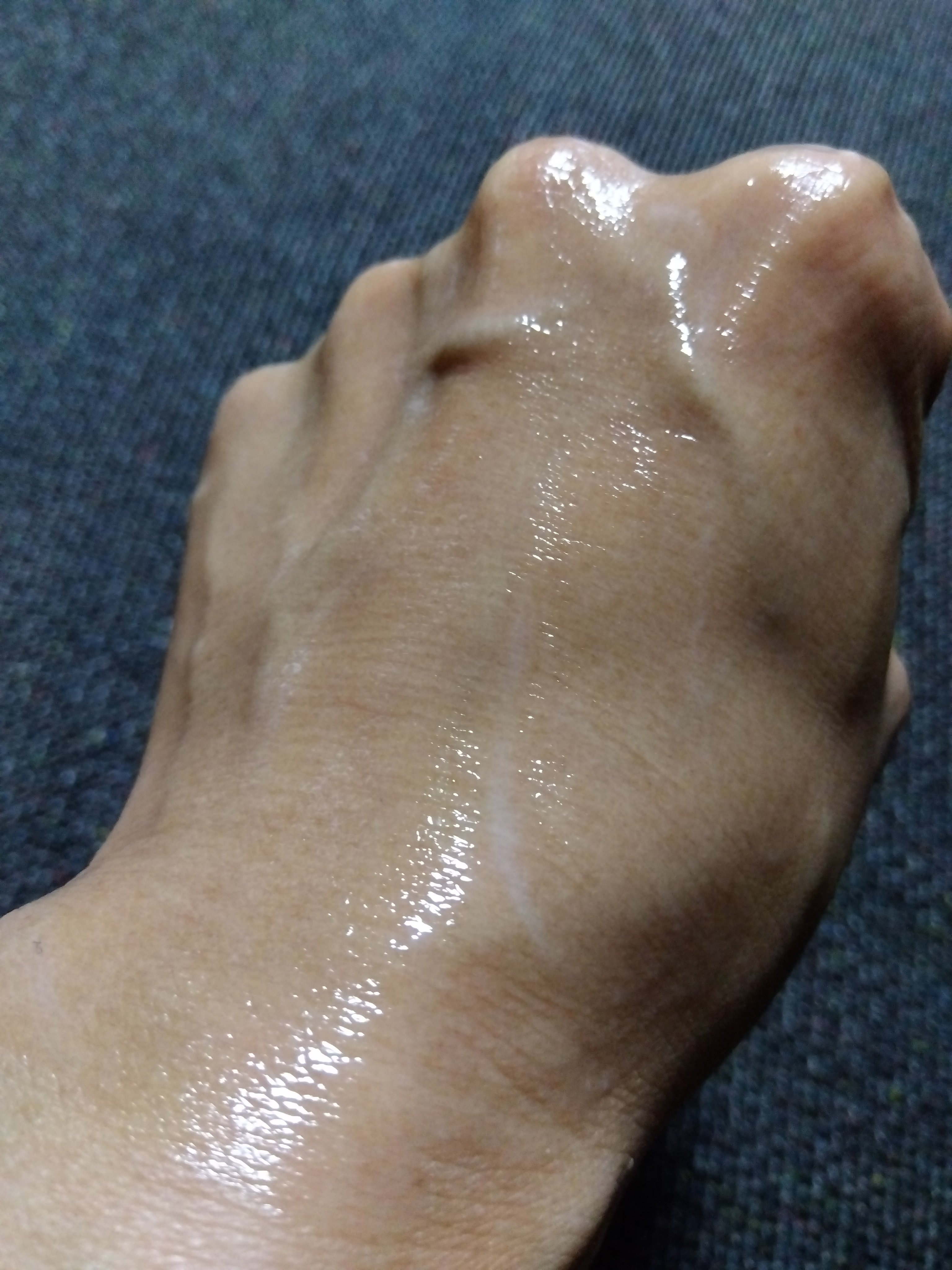 極潤 薬用ハリ乳液【医薬部外品】/肌ラボ/乳液を使ったクチコミ（2枚目）