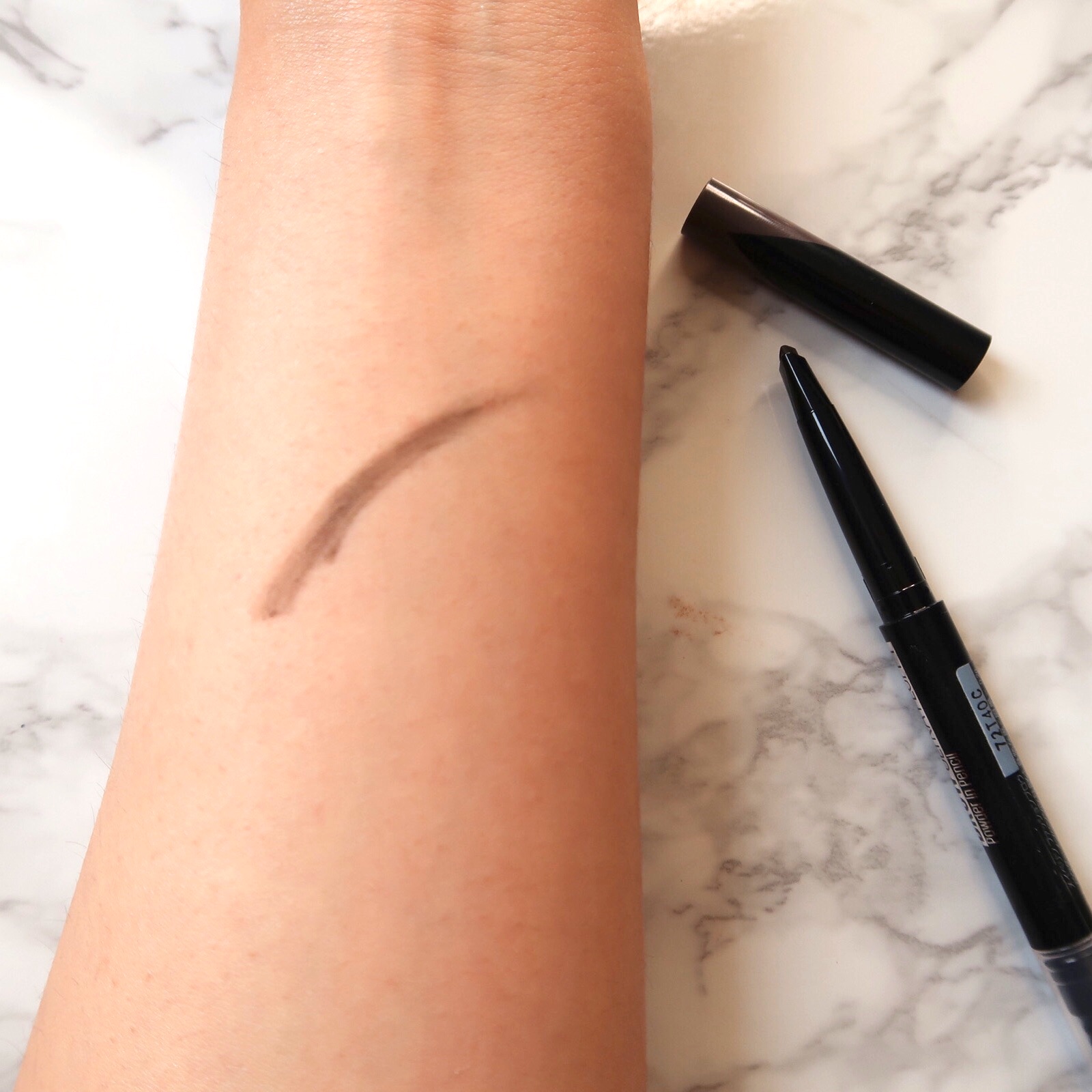 ファッションブロウ パウダーインペンシル N BK-1 自然な黒/MAYBELLINE NEW YORK/アイブロウペンシルを使ったクチコミ（2枚目）