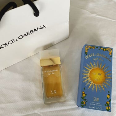 DOLCE&GABBANA BEAUTY ライトブルー サン オードトワレのクチコミ「【この夏絶対つけたい！】

ずっと欲しかった、
DOLCE&GABBANAの
ライトブルー サ.....」（1枚目）