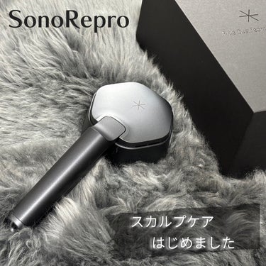 頭皮や頭髪専門店の「Dクリニック」で導入されている
『非接触振動圧刺激装置』
            を家庭用に小型化に実現

SonoRepro（ソノリプロ）は、落合陽一が代表を務めるピクシーダストテ