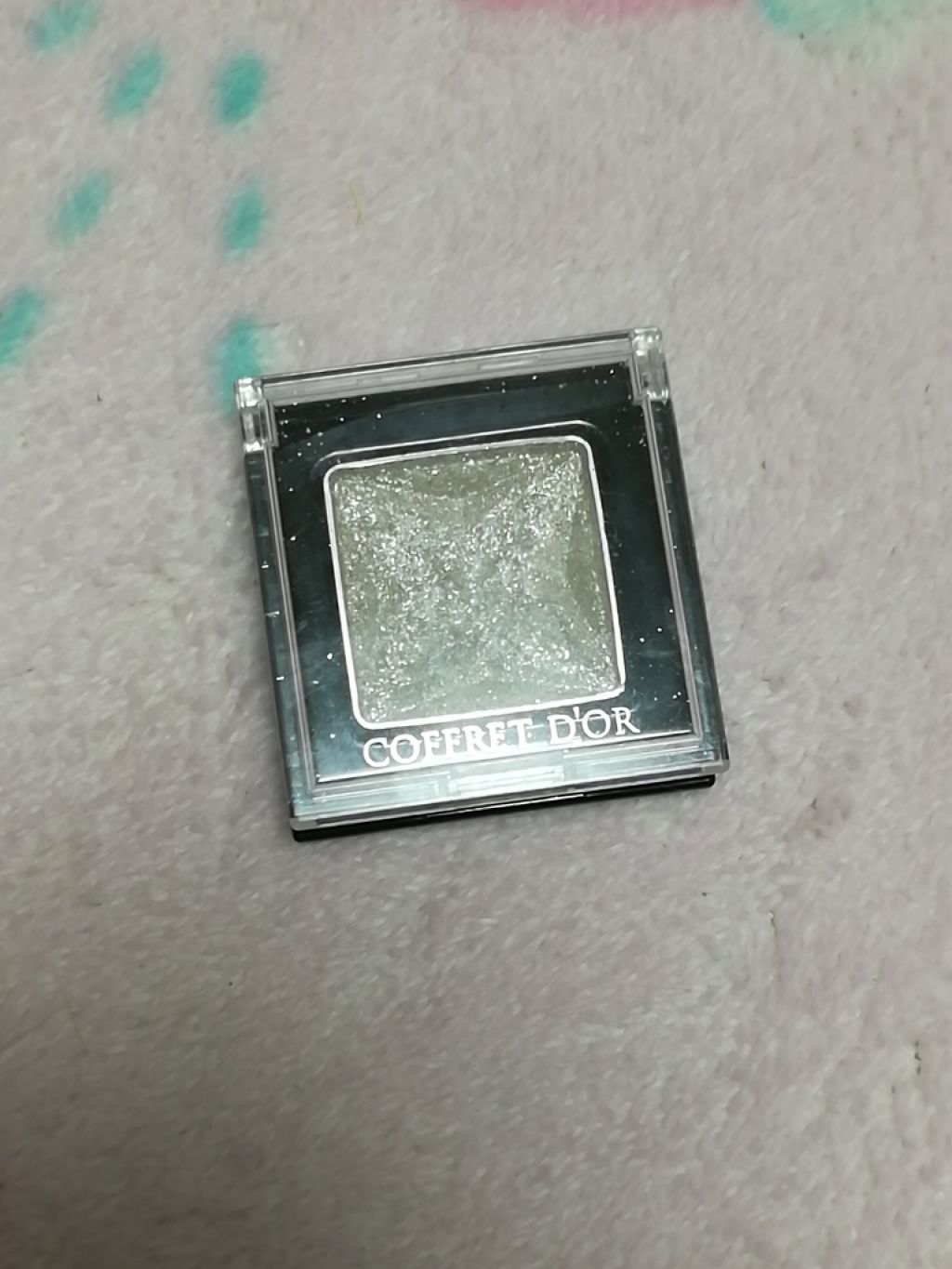 アイカラー/コフレドール/単色アイシャドウを使ったクチコミ（2枚目）