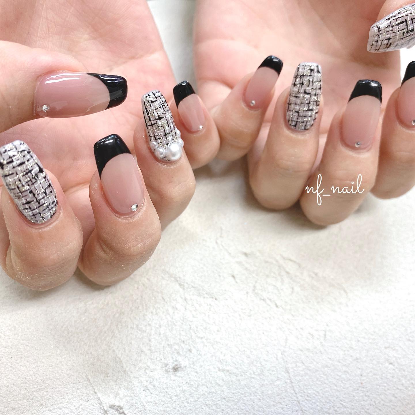#ネイル,#ジェルネイル,#キラキラネイル,#大人ネイル,#冬ネイル,#ツイードネイル,#黒フレンチネイル,#フレンチネイルのネイルデザイン