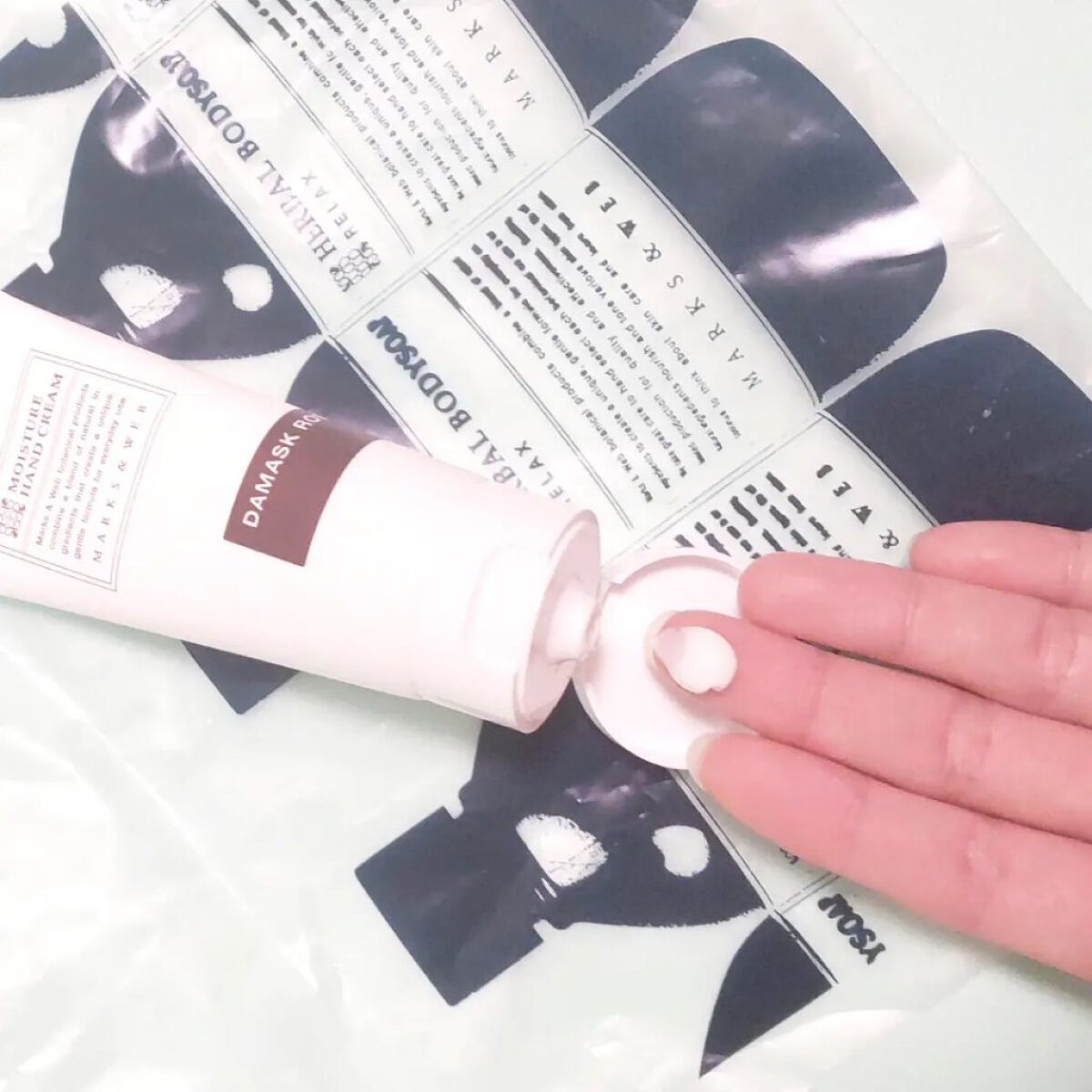 MARKS&WEB モイスチャーハンドクリーム ジャスミンのクチコミ「MARKS&WEBモイスチャーハンドクリーム ジャスミン

いただきものでいただいたMARKS.....」（2枚目）