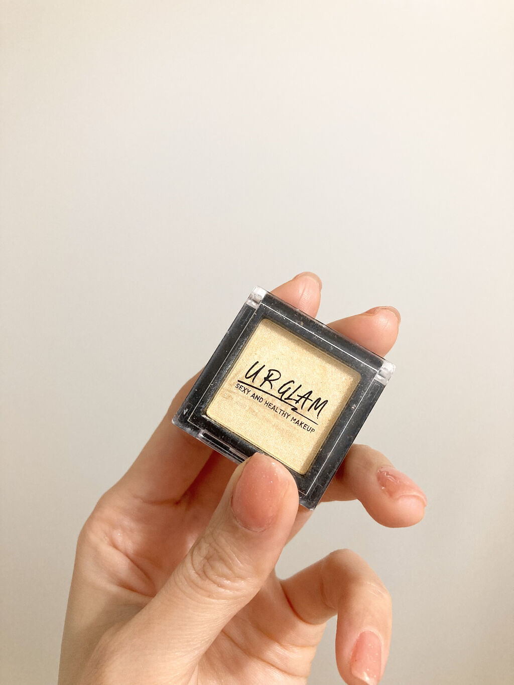 UR GLAM　SELECT EYES ライトイエロー/U R GLAM/単色アイシャドウを使ったクチコミ（2枚目）