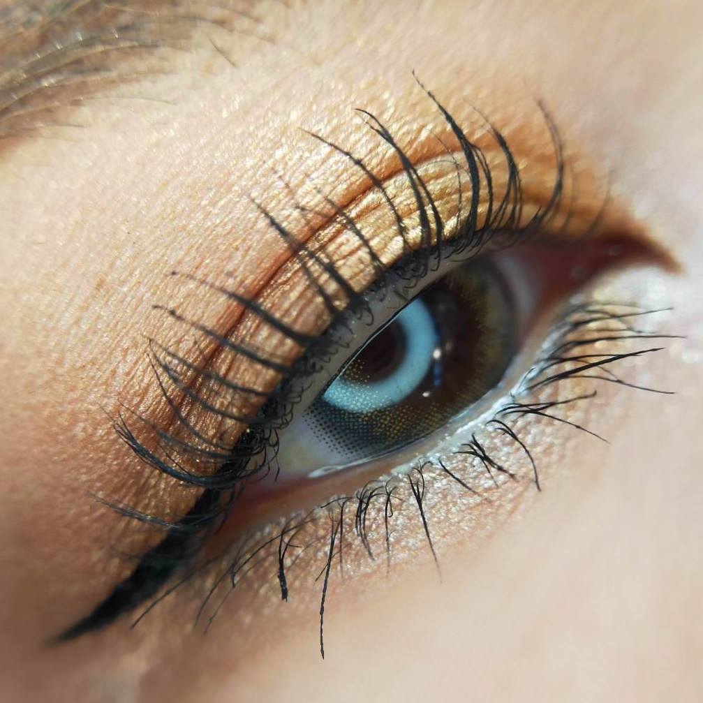 ダズルシャドウ エクストリーム/M・A・C/単色アイシャドウを使ったクチコミ（2枚目）