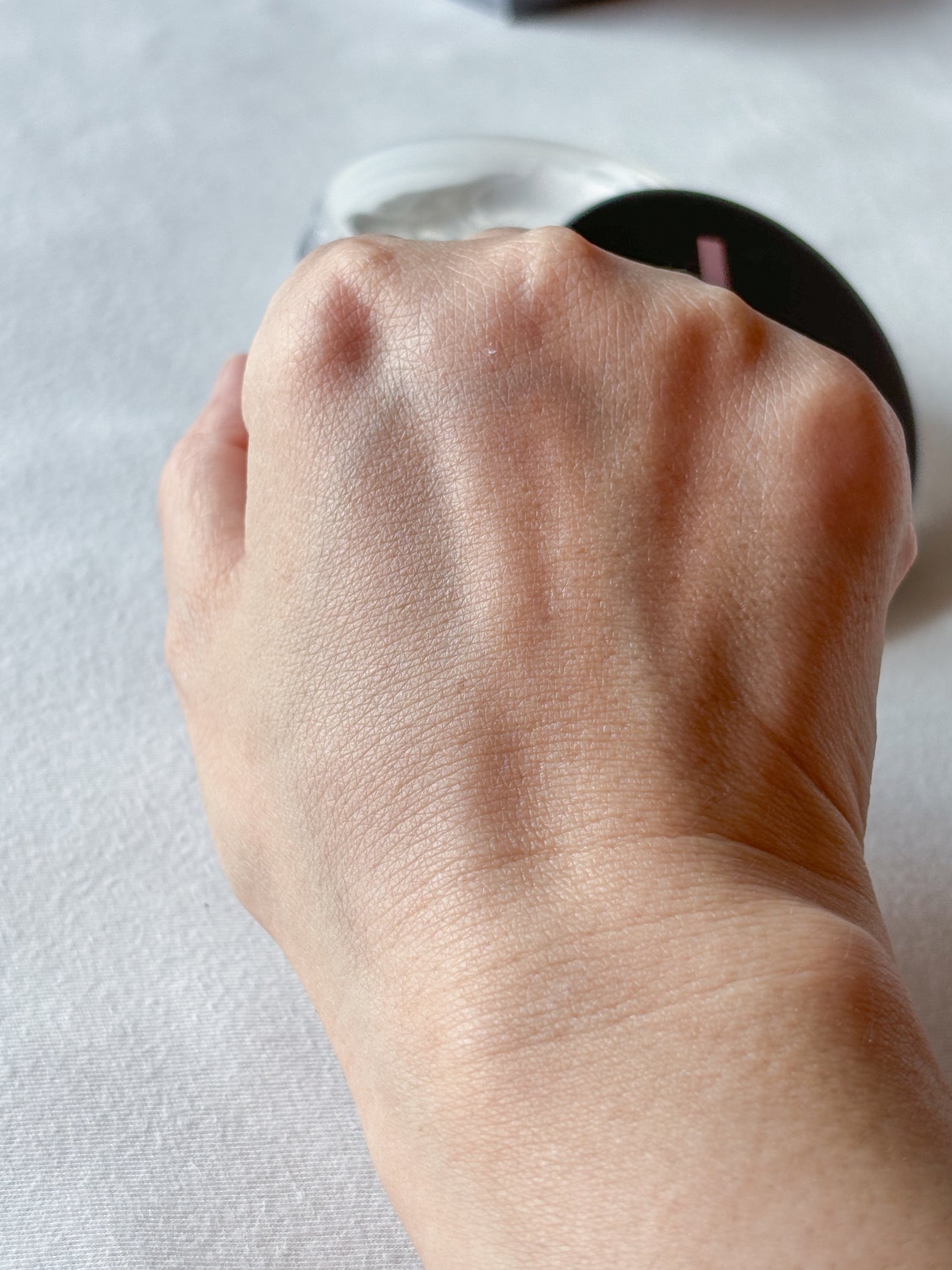 フィニッシングパウダー マット/チャコット・コスメティクス/ルースパウダーを使ったクチコミ(4枚目)