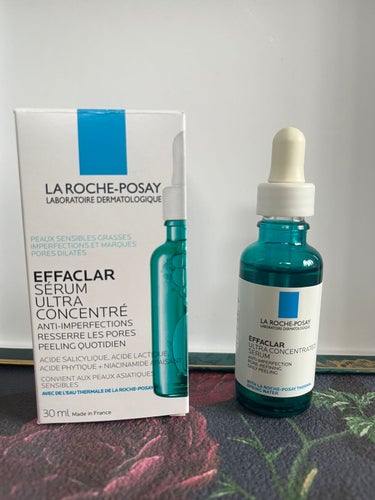 この度、LIPSを通してLA ROCHE POSAY様よりエファクラピールケアセラムを頂きました。
ありがとうございます✨

〝毛穴レス〟という響きに惹かれます…。しかも敏感肌を考えて開発されたという低