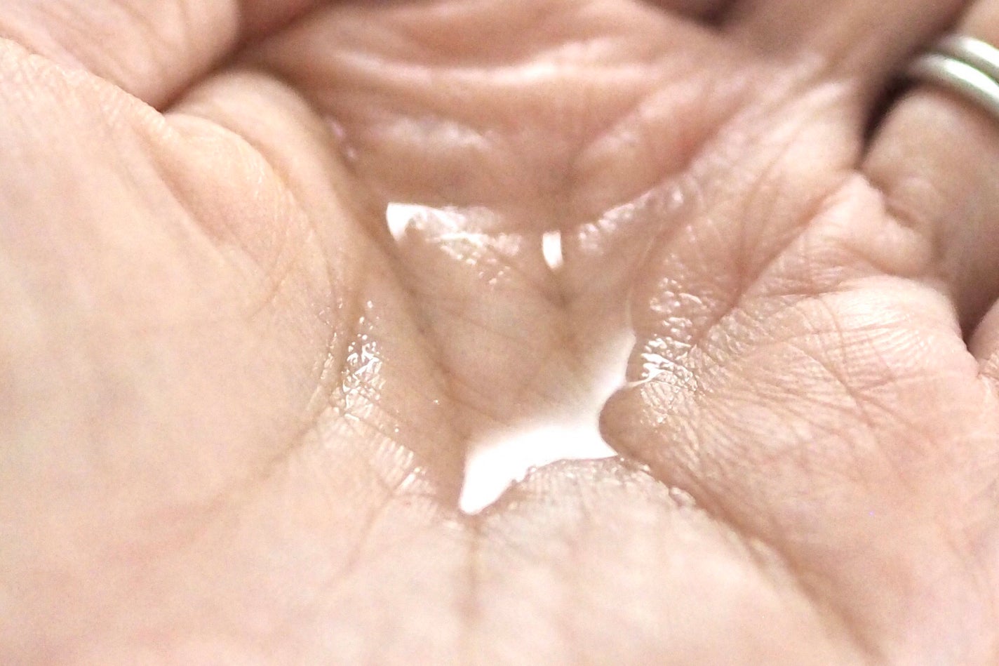 CCオイル/エッセンシャル/ヘアオイルを使ったクチコミ(4枚目)