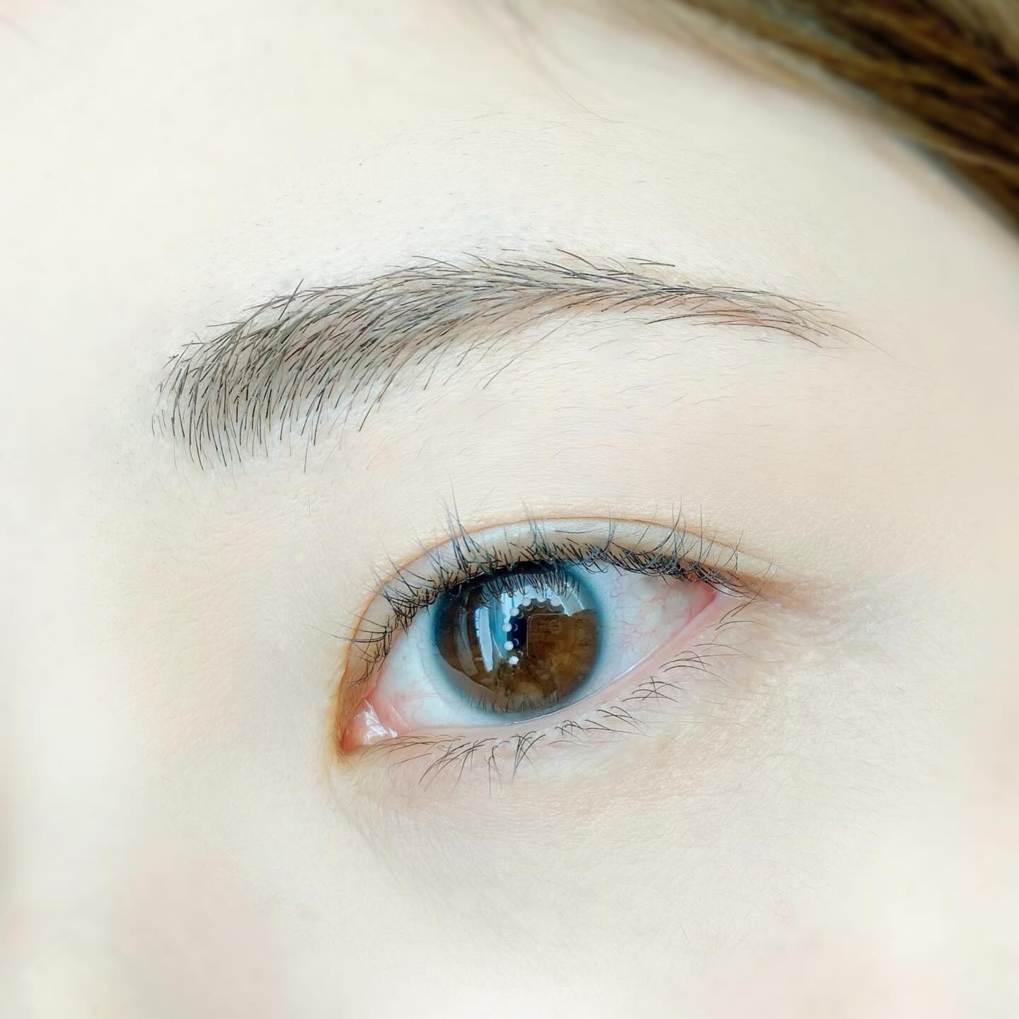 ブロウインク 3D スタイリングジェル/MAYBELLINE NEW YORK/眉マスカラを使ったクチコミ（3枚目）